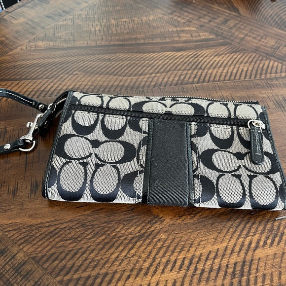 Coach Wristlet - Picture 2 of 4